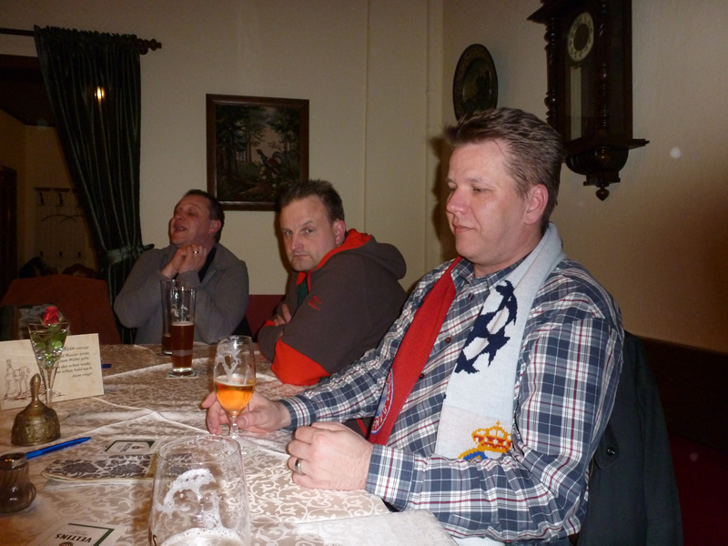 Rebe, H&uuml;bschi, Triple-Vize