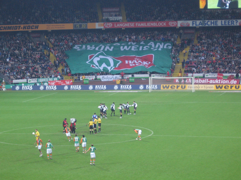 15:30 Uhr