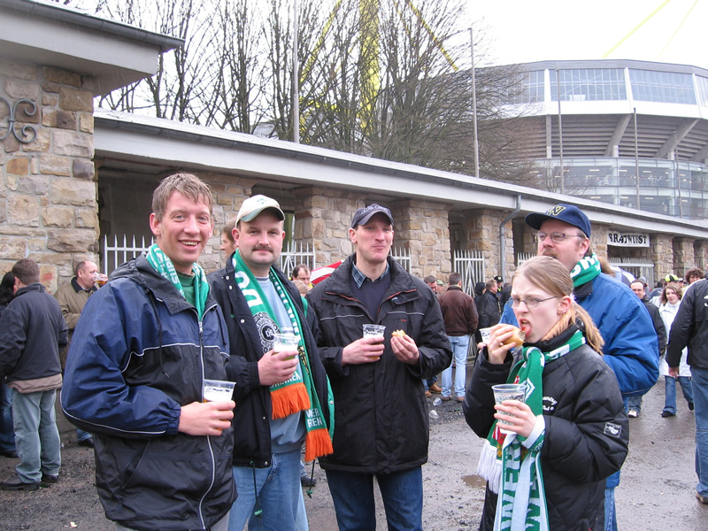 Obligatorische Wurst VORM Stadion