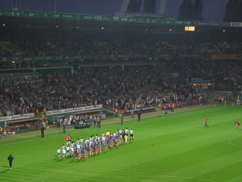 Einlauf der Mannschaft