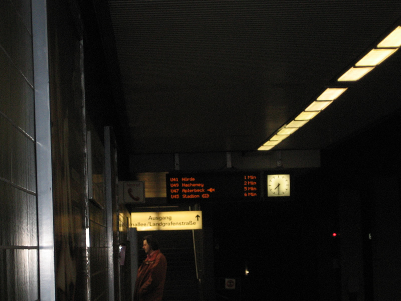 U-Bahn, 19.30 Uhr