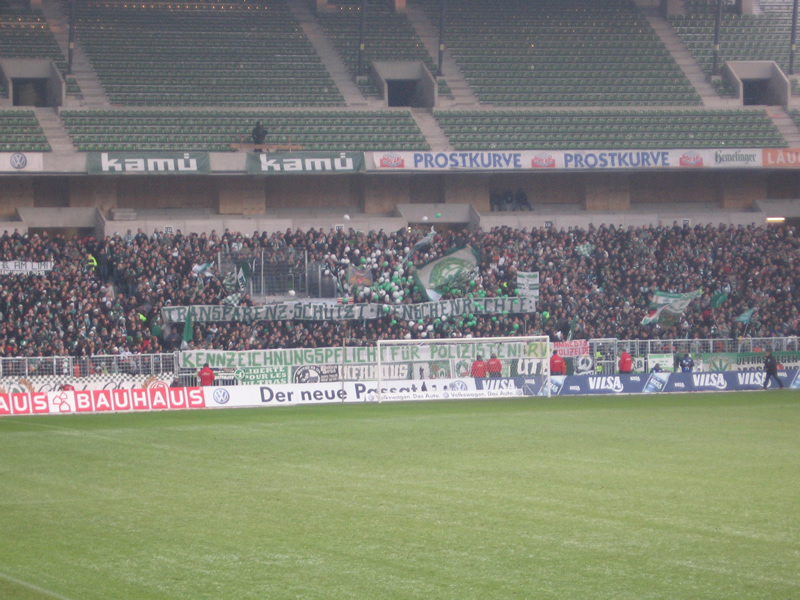 Schwachsinnige Plakate!